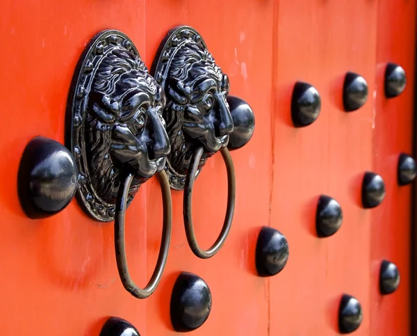 Chinês tradicional decorado com batedores de porta em Taiwan — Fotografia de Stock