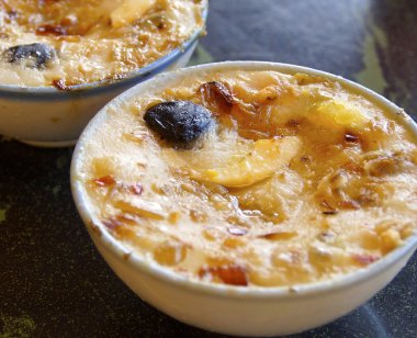 Tayvanlı gurme, pirinç keki bir kase