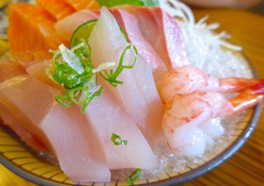 Japon balığı çiğ balık restoranı ile