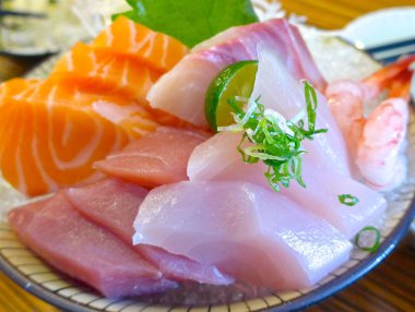 Japon balığı çiğ balık restoranı ile