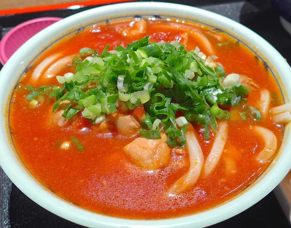 Nouilles à soupe en gros plan au magasin alimentaire japonais — Photo