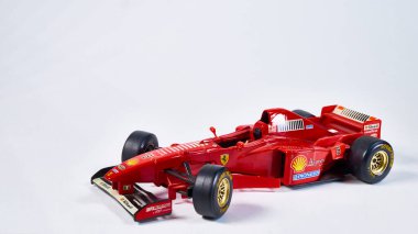 İzole editör materyalleri. 1 ferrari f310b otomobil forumlarının koleksiyon modeli. Michael Schumacher 'ın 1997 model arabası.