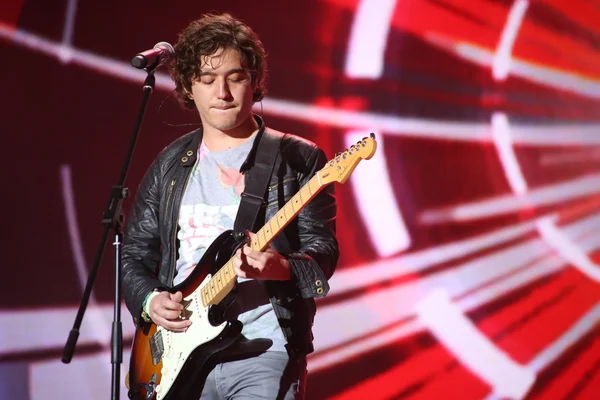 Dutch pop singer Janieck Devy performs during the 25th Slavyansky Bazar Festival — Stock Photo, Image