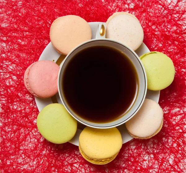 Pink macaroons with coffe — Stock Photo, Image