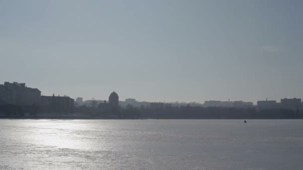 Ciudad en el lago congelado — Vídeos de Stock