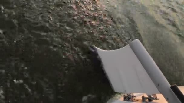 醒来的一艘游轮在广阔的海洋上 — 图库视频影像