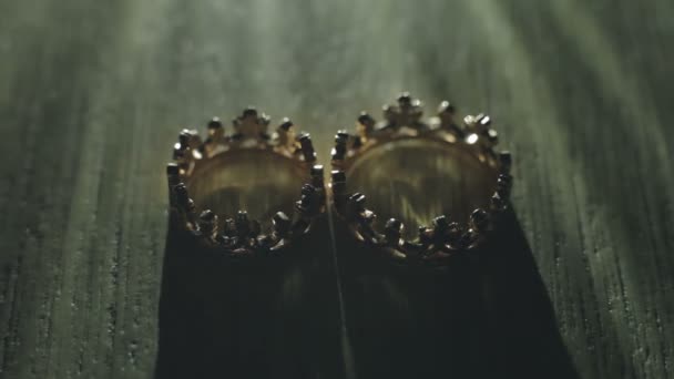 Anillos de boda - efecto de luz — Vídeos de Stock