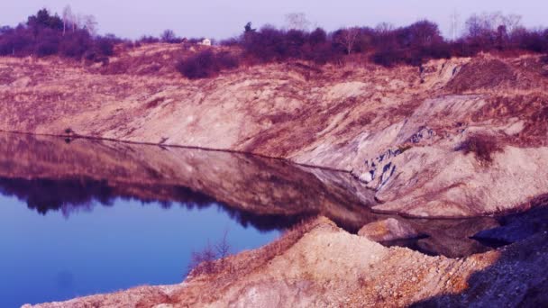 Red Martian lake shore. Dombrowski quarry, Kalush — Stock Video