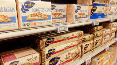 İsveçli krakerlerin rayonu WASA, İsveççe 'de knckebrd olarak da bilinir. İskandinav, İskandinav gevreği