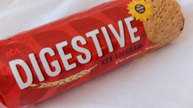 İsveç, ICA 'dan sindirim bisküvileri. Sindirim ya da sindirim bisküvisi bir tür İskoç bisküvisidir.