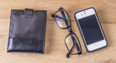 M-cüzdan telefon ve gözlük