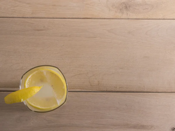 Lemoniada drewno szkło — Zdjęcie stockowe