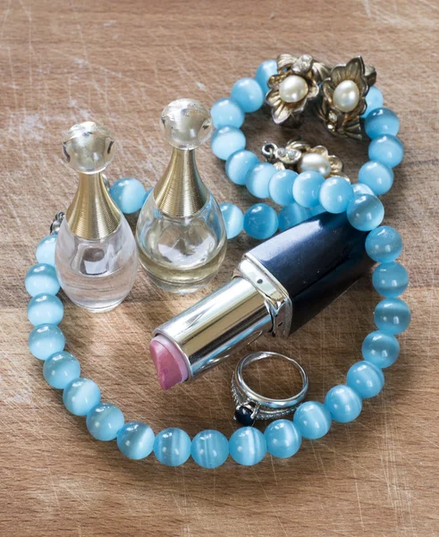 Takı parfüm ahşap