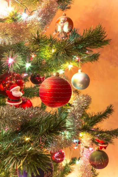 Όμορφο γυαλί μπάλες για χριστουγεννιάτικο δέντρο — Φωτογραφία Αρχείου
