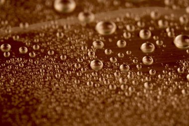 Mavi arkaplanda su damlaları