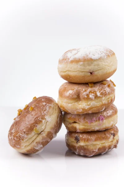 흰색 바탕에 신선한 격리 도넛 — 스톡 사진