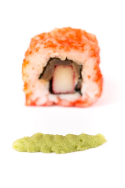 Colección de piezas de sushi, aisladas sobre fondo blanco — Foto de Stock