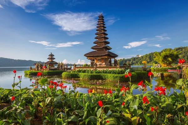 Pura Ulun Danu Bratan, nebo Pura Beratan chrám, ostrova Bali, Indo — Stock fotografie