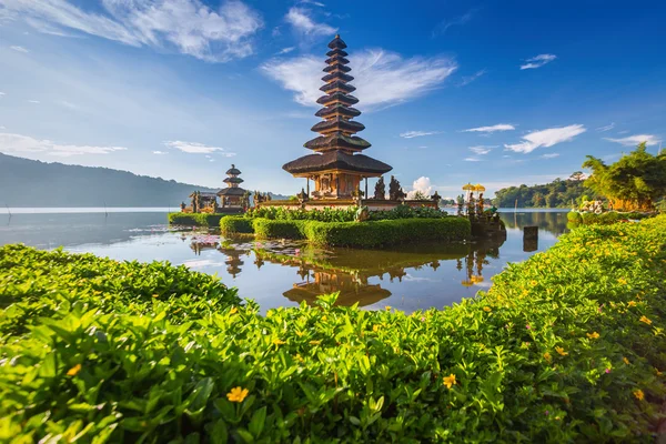 Pura Ulun Danu Bratan veya Pura Beratan Tapınağı, Bali Adası, Hint — Stok fotoğraf