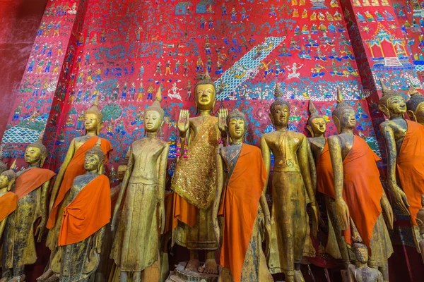 Buddha statyer i Wat Xieng Thong i Luang Prabang — Stockfoto