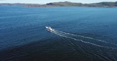 Barents Denizi 'ndeki teknenin havadan görünüşü