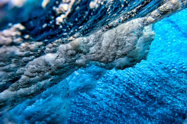 Okyanus dalgası, sualtı görüntüsü. — Stok fotoğraf