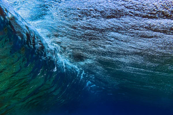 Okyanus dalgası, sualtı görüntüsü. — Stok fotoğraf