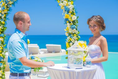 düğün töreninde tropik sahil şeridi