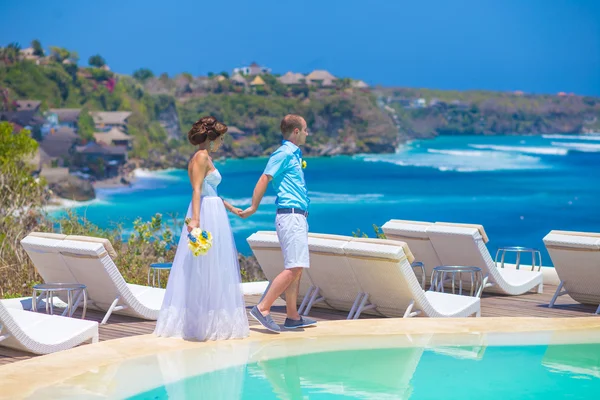 Cérémonie de mariage sur la côte tropicale — Photo