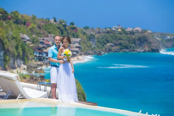 Cérémonie de mariage sur la côte tropicale — Photo