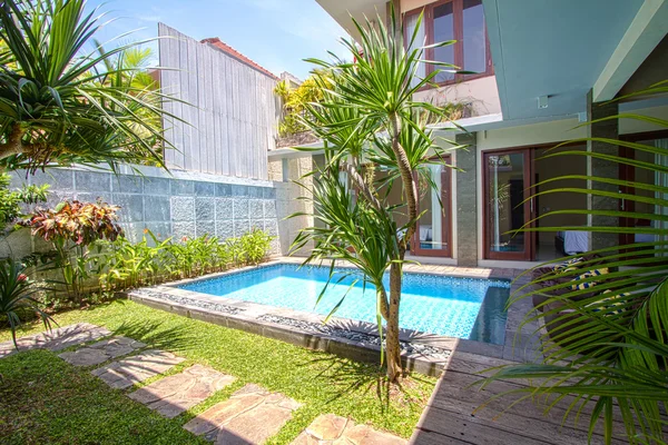 Villa tropicale avec piscine . — Photo