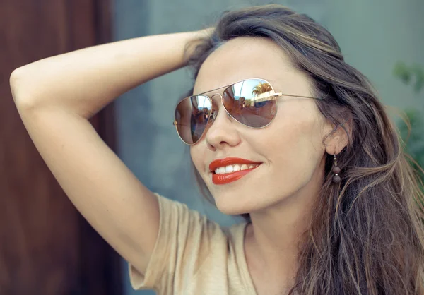 Portrait of Young Beautiful Woman — Stock Photo, Image