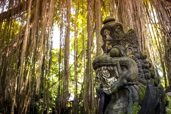 Escultura de dragón . — Foto de Stock