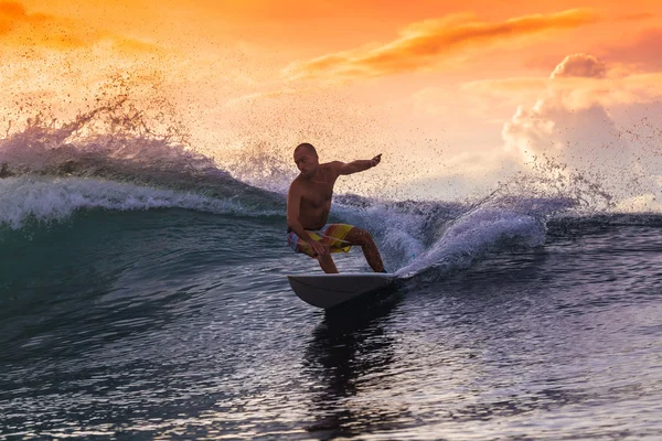 Surfista en Amazing Wave —  Fotos de Stock