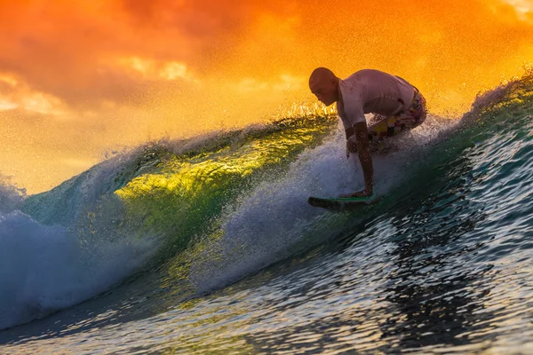 Surfista su Amazing Wave — Foto Stock