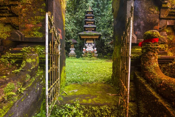 Bali tempel in ubud, indonesien — Stockfoto
