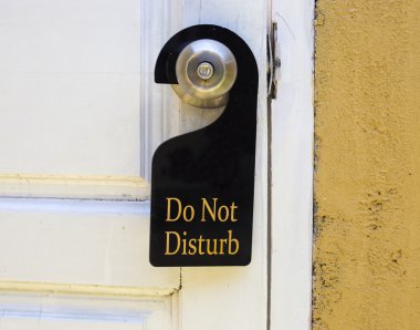 Kapı kolu dur işareti rahatsız etmeyin
