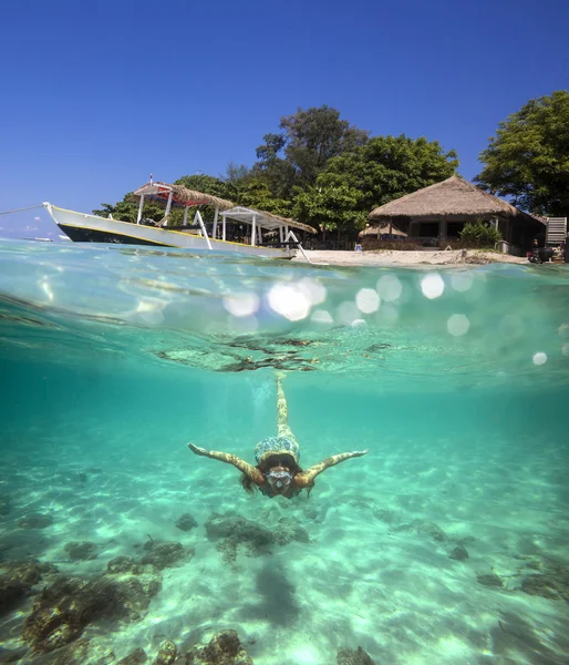 Collage con la mujer buceando bajo el agua —  Fotos de Stock