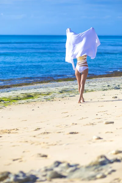 Bikinili kadın — Stok fotoğraf