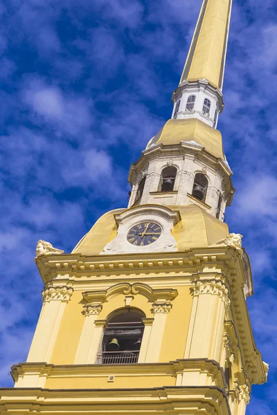 The Peter and Paul cathedral in Peter and Paul fortress.St. Pete — Stock Photo, Image