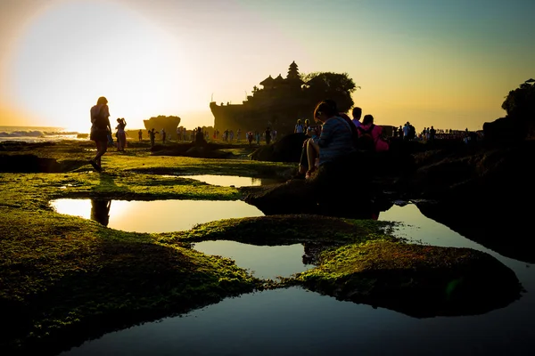 Hindutemppeli Pura Tanah Lot — kuvapankkivalokuva