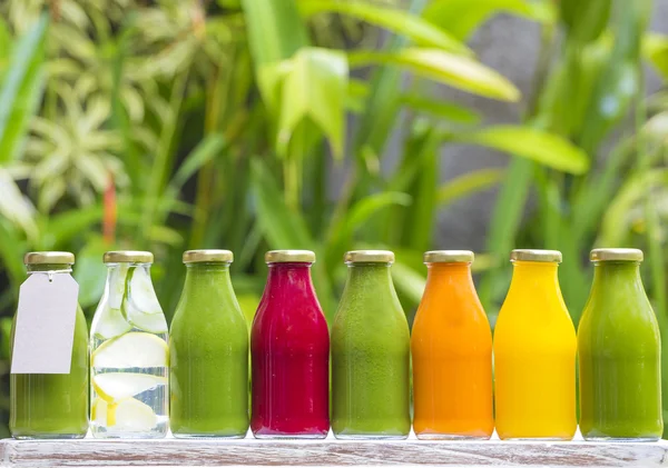 Organic cold-pressed raw vegetable juices — Stock Photo, Image