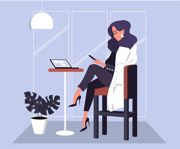 Zakelijke stijlvolle vrouw werkt in cafe met smartphone — Stockvector