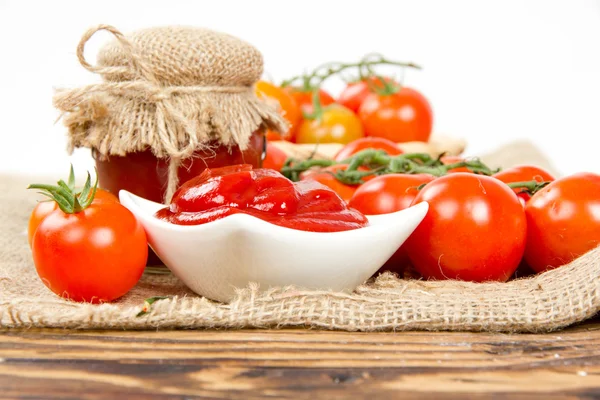 Tomate con Ketchup —  Fotos de Stock