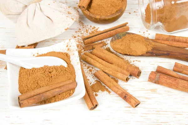 Cinnamon Spice högar — Stockfoto