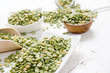 Yeşil bezelye tohumları