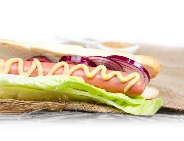 Yapraklı siyah zeytin