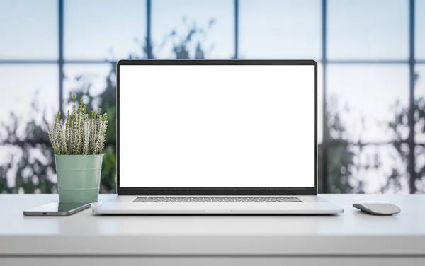 Portátil Con Pantalla Blanco Mesa Oficina Ventana Con Árboles Fondo — Foto de Stock