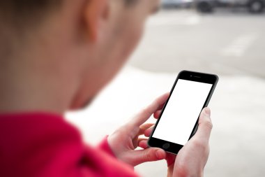 Hareket eden smartphone iphone 6 kullanan kişi