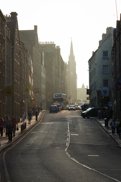 Ηλιοβασίλεμα από το Royal Mile του Κάνονγκεϊτ ενότητα στο Εδιμβούργο, Sco — Φωτογραφία Αρχείου